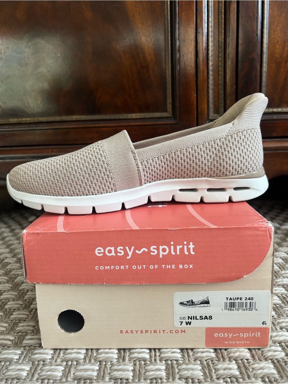 NEW Easy Spirit Nilsa Taupe Slip-On Knit Walking Shoe - Women size 7